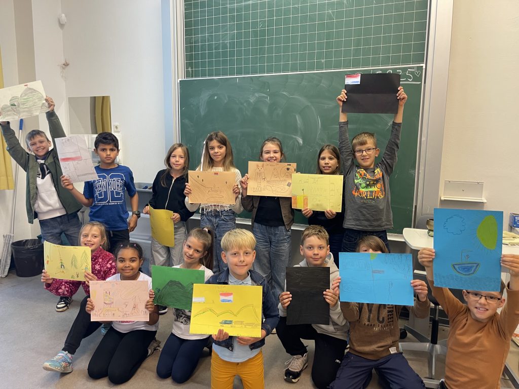 Wakacyjne wspomnienia w pracach plastycznych naszych uczniów